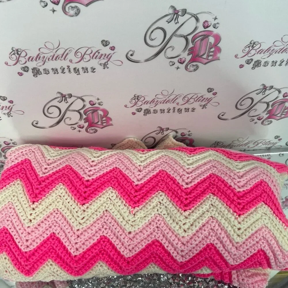 Blanket crochet stripes zig zag handmade Pink and Cream Chevron Knit Bag